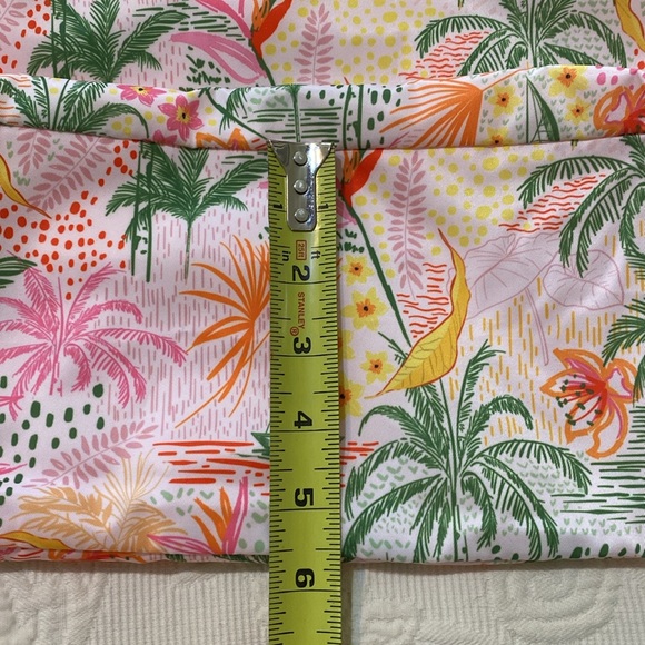 TRVL Design Flip it Tote Tropics & Pink Lattice Reversible Tote - Picture 11 of 16